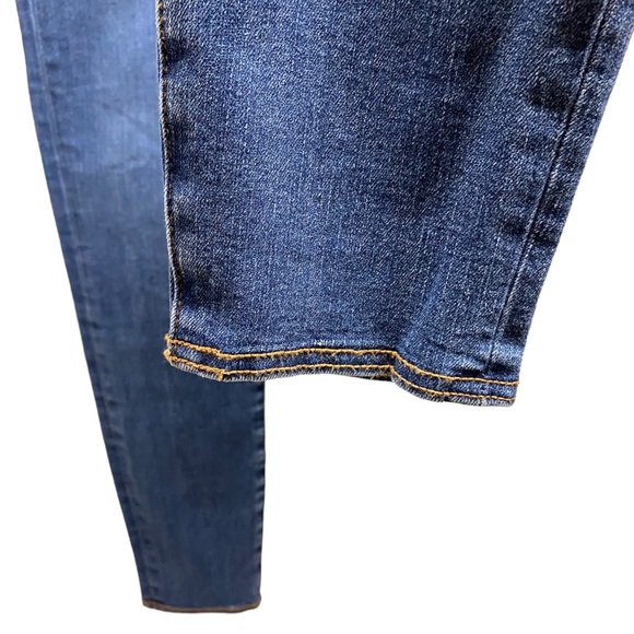 Madewell Pull-On Jeans in Freeburg Wash - Picture 6 of 9